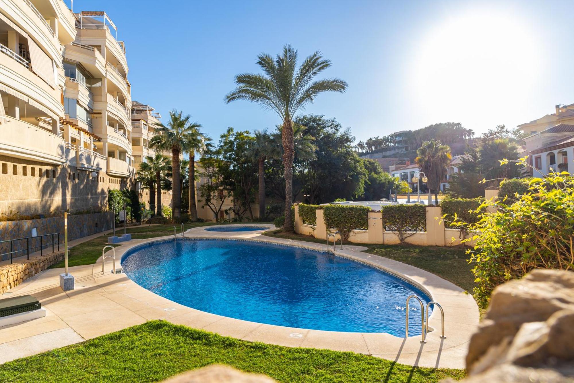 Holidays2Nueva Torrequebrada 2 Bedrooms And 2 Bathrooms, Terrace, Community Pool And Garage Benalmadena Bagian luar foto