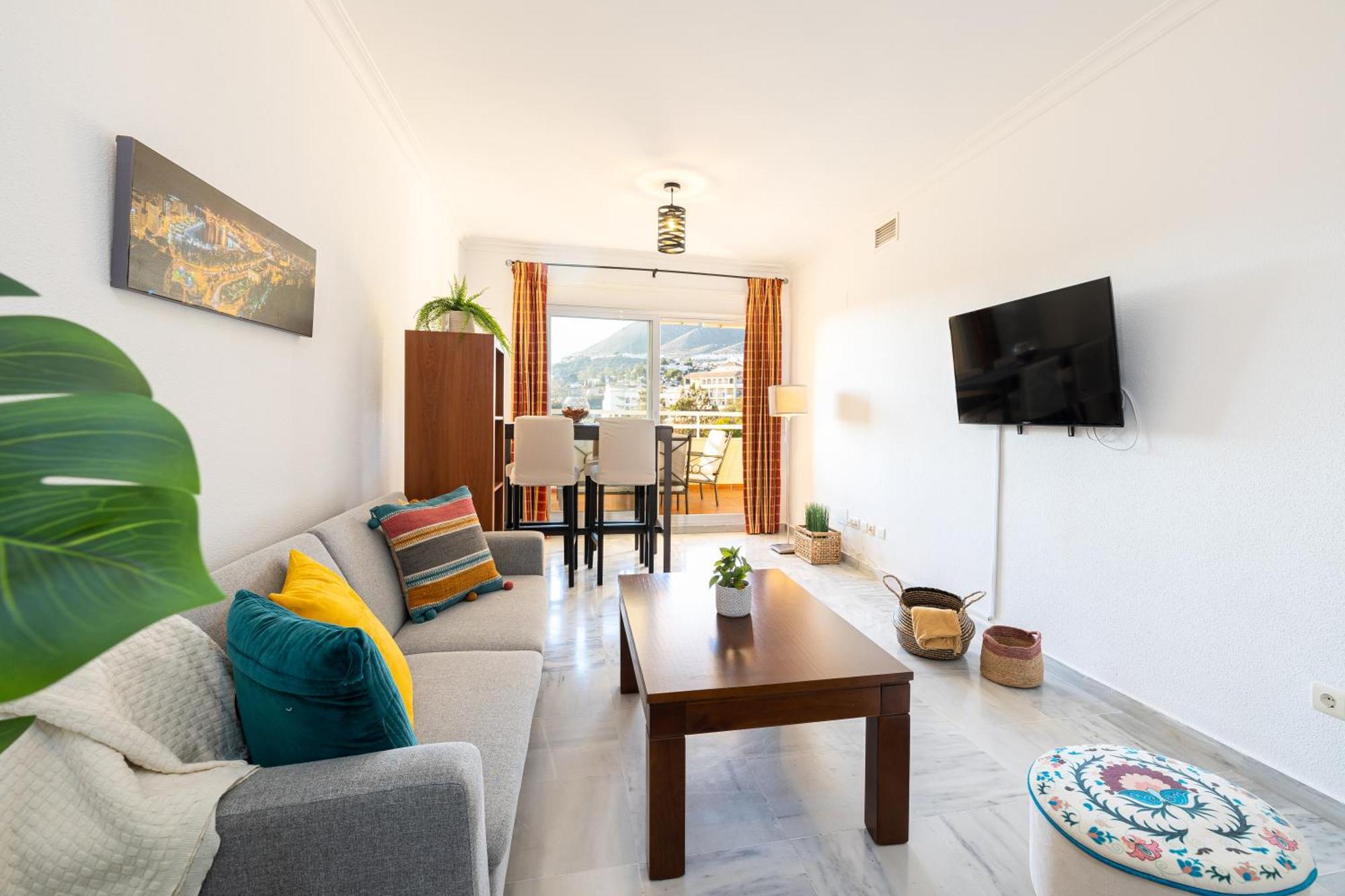 Holidays2Nueva Torrequebrada 2 Bedrooms And 2 Bathrooms, Terrace, Community Pool And Garage Benalmadena Bagian luar foto